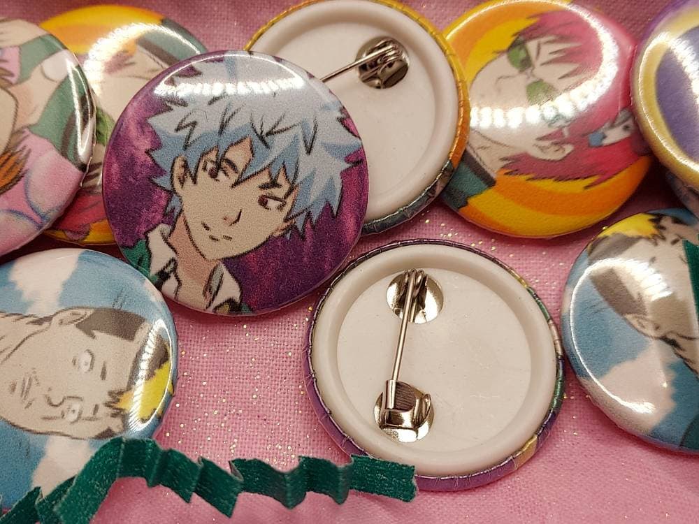 Saiki K. 1 inch anime pin back buttons WITH FREE STICKER